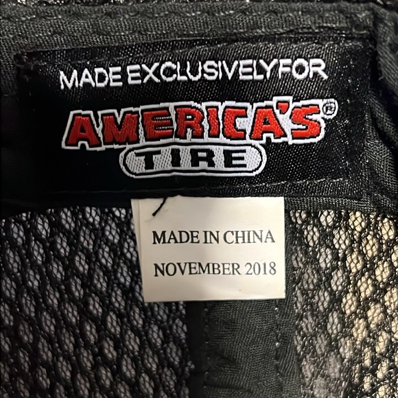 Discount/America’s tire company Mr Halle Hat with tire halo - Picture 5 of 5